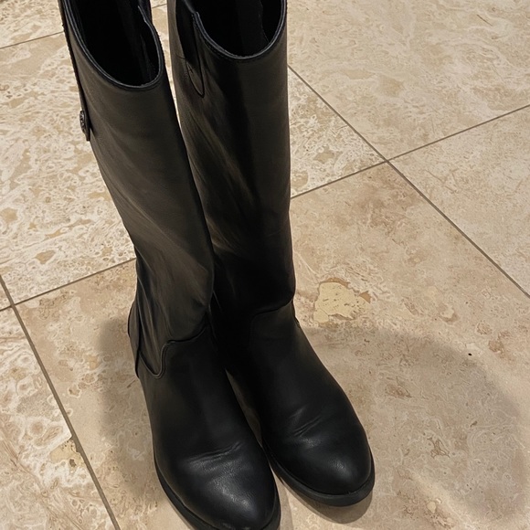 Boots - Picture 2 of 4